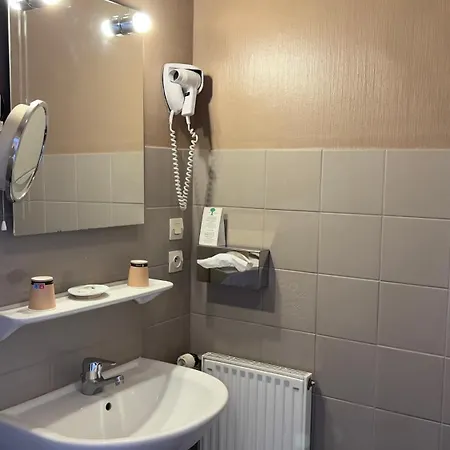 Hotel L'hostellerie Du Chateau De 3*