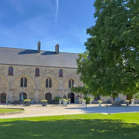 L'hostellerie Du Chateau De Hotel 3*