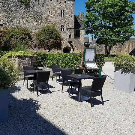 L'hostellerie Du Chateau De Hotel 3*
