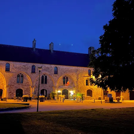 L'hostellerie Du Chateau De