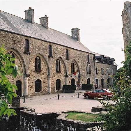 Hotel L'hostellerie Du Chateau De 3*