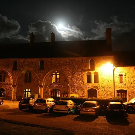 Hotel L'hostellerie Du Château De
