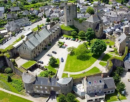 L'hostellerie Du Chateau De 3*