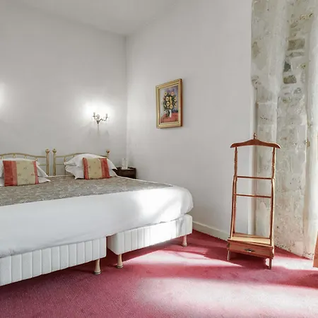 Hotel L'hostellerie Du Château De Bricquebec