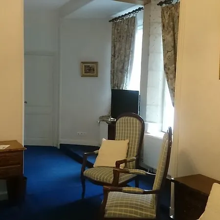 Hotel L'hostellerie Du Château De 3*