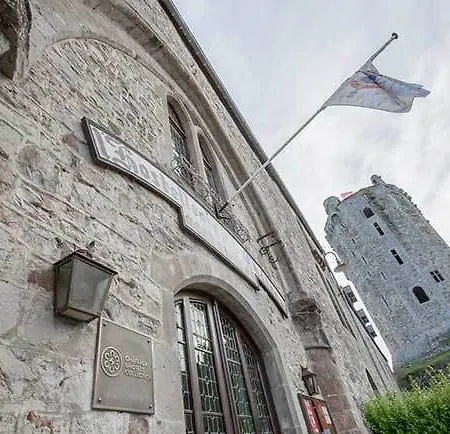 Hotel L'hostellerie Du Chateau De 3*