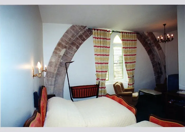 L'hostellerie Du Château De Hotel Bricquebec