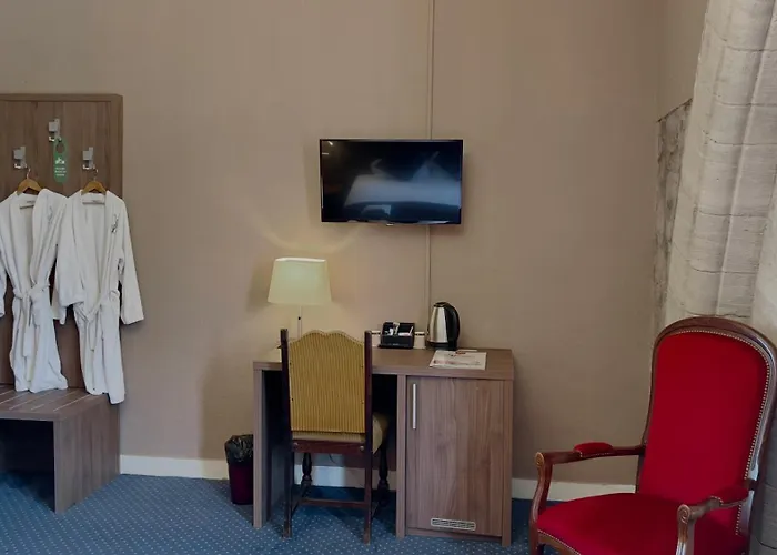 L'hostellerie Du Château De Hotel