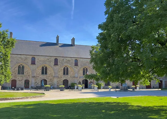 L'hostellerie Du Château De Hotel 3*
