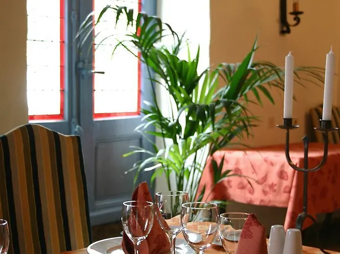 L'hostellerie Du Château De Hotel 3*