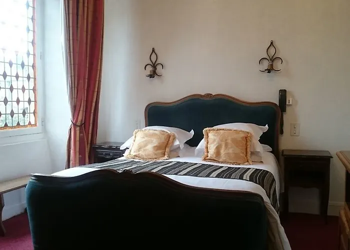 L'hostellerie Du Château De Hotel Bricquebec