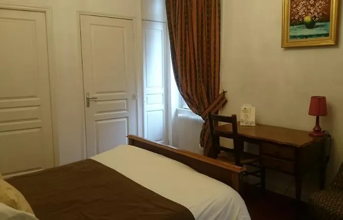 L'hostellerie Du Château De Hotel 3*