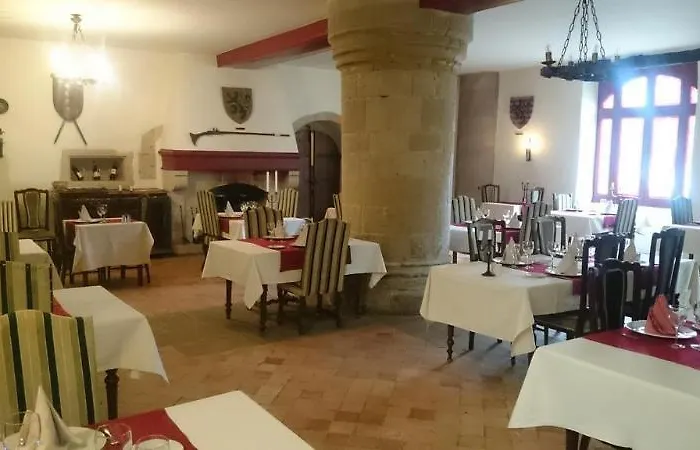 L'hostellerie Du Château De Hotel