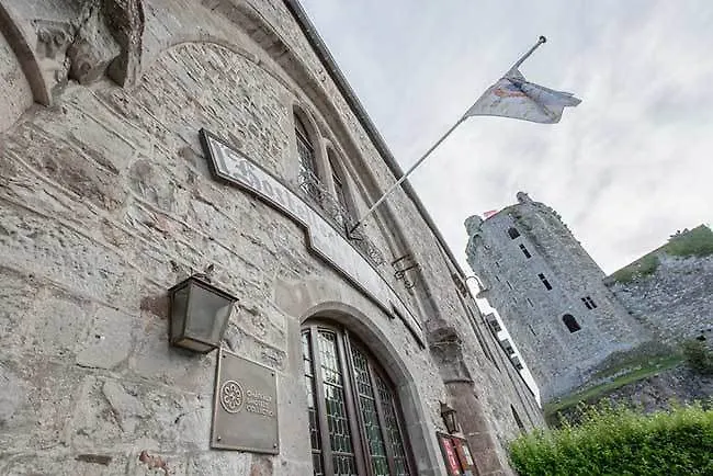 Hotel L'hostellerie Du Château De 3*